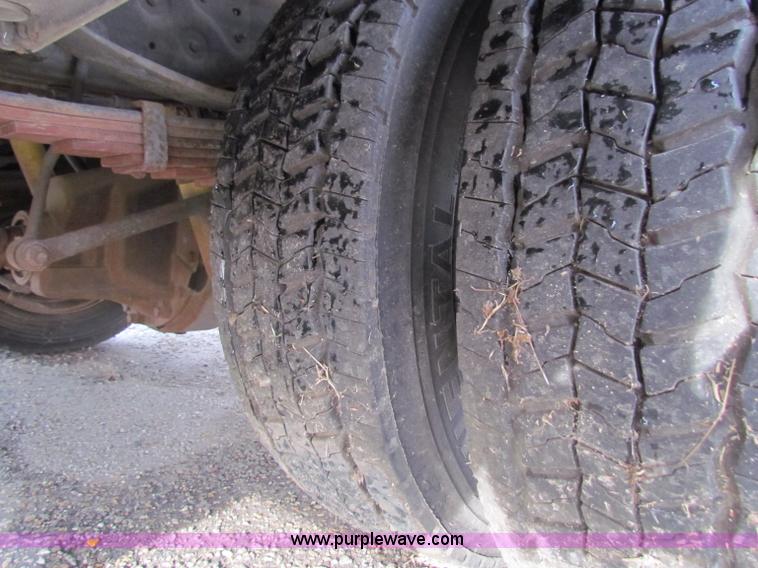 image for item A2791 2000 Ford F550 Super Duty pickup truck