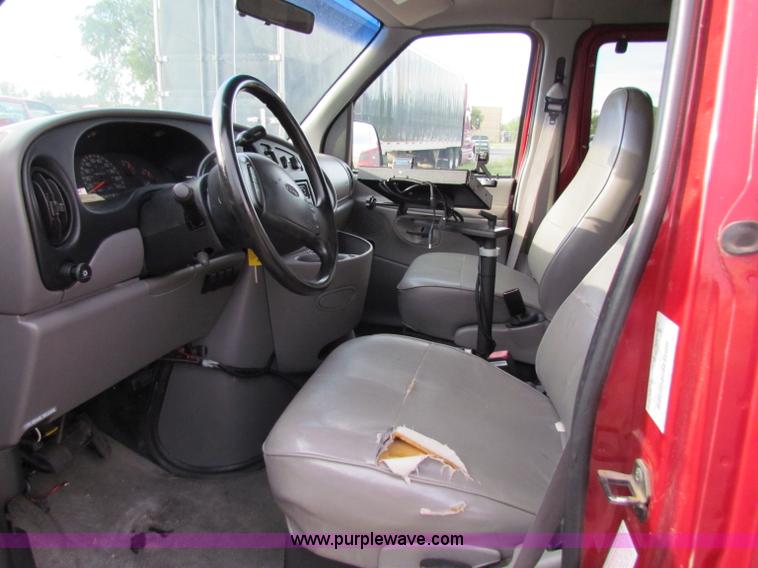 image for item A2793 1999 Ford E350 XL Super Duty van