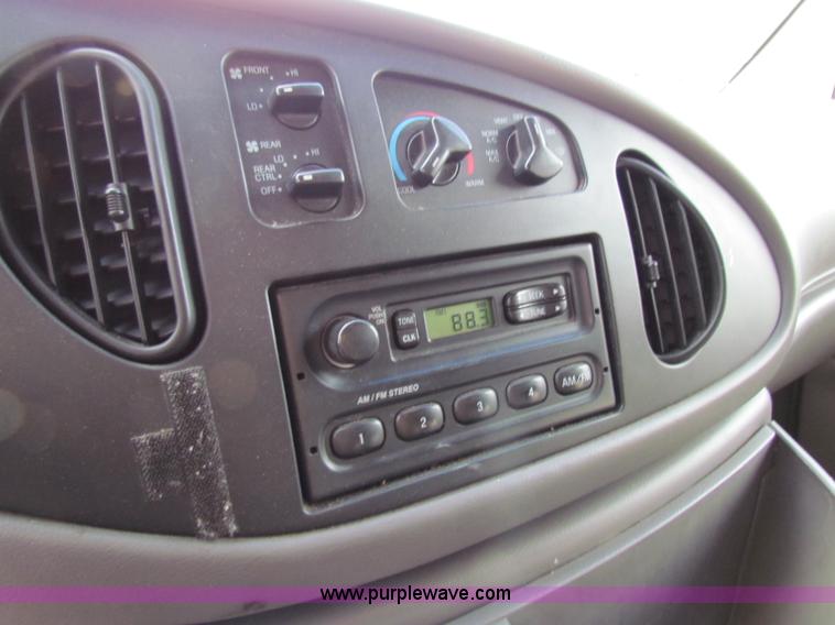 image for item A2793 1999 Ford E350 XL Super Duty van