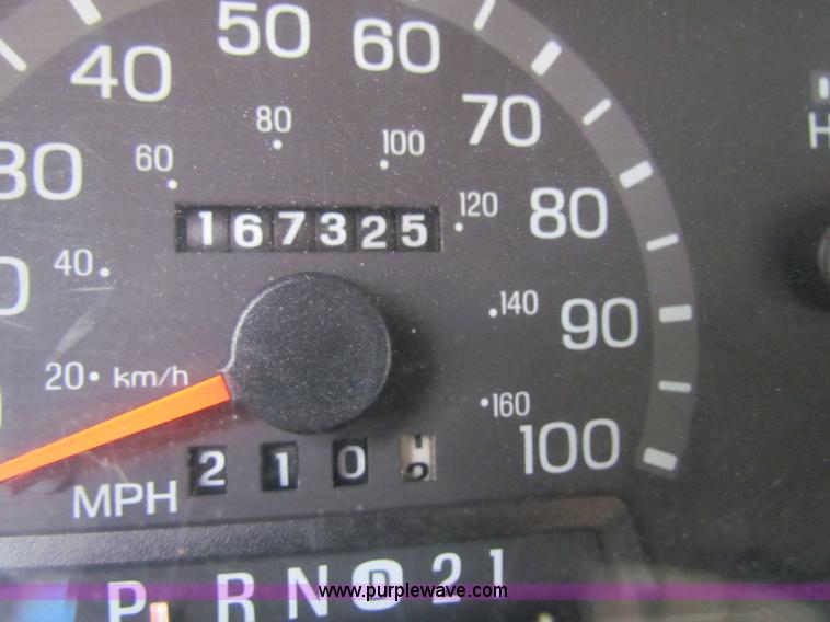 image for item A2793 1999 Ford E350 XL Super Duty van