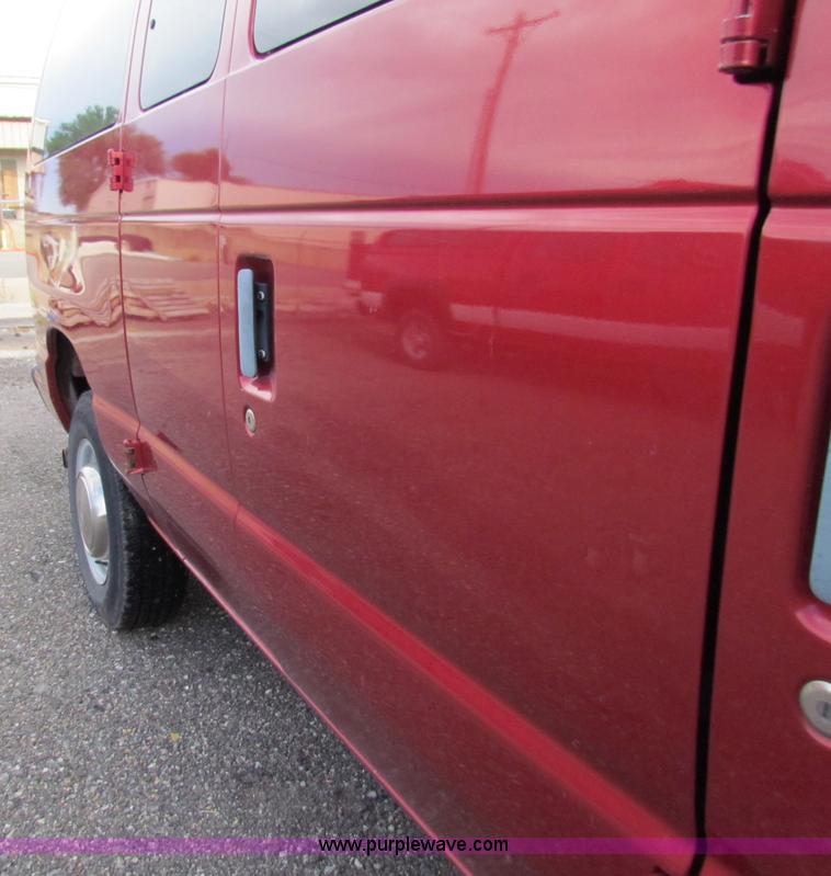 image for item A2793 1999 Ford E350 XL Super Duty van