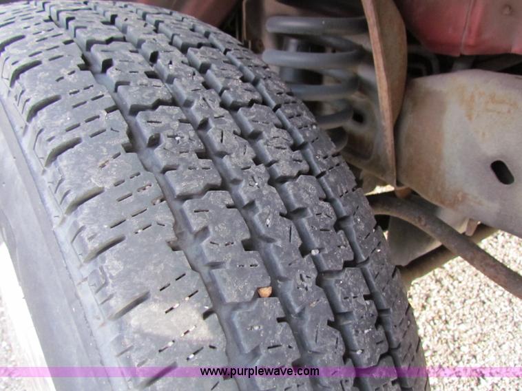 image for item A2793 1999 Ford E350 XL Super Duty van