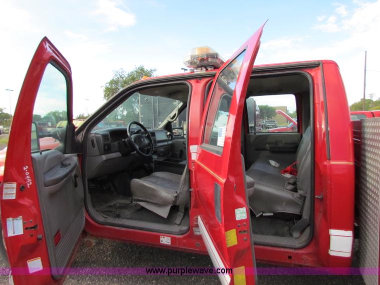image for item A2794 2002 Ford F550 Super Duty crew cab pickup truck