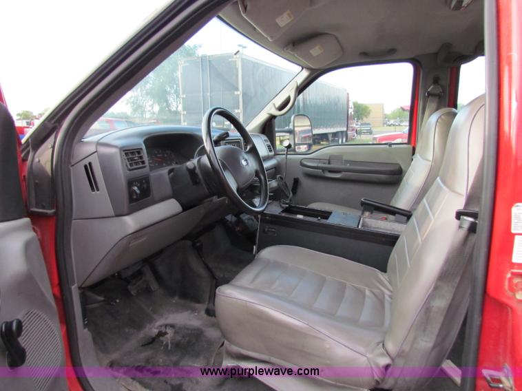 image for item A2794 2002 Ford F550 Super Duty crew cab pickup truck