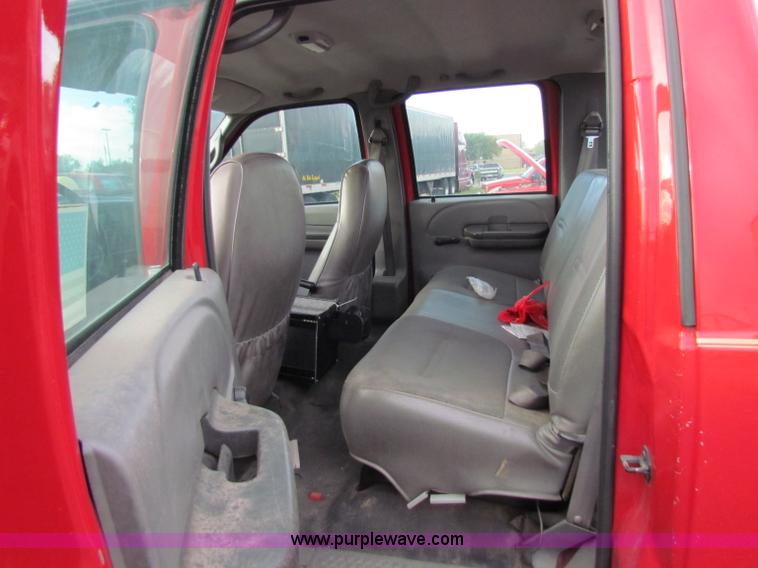 image for item A2794 2002 Ford F550 Super Duty crew cab pickup truck