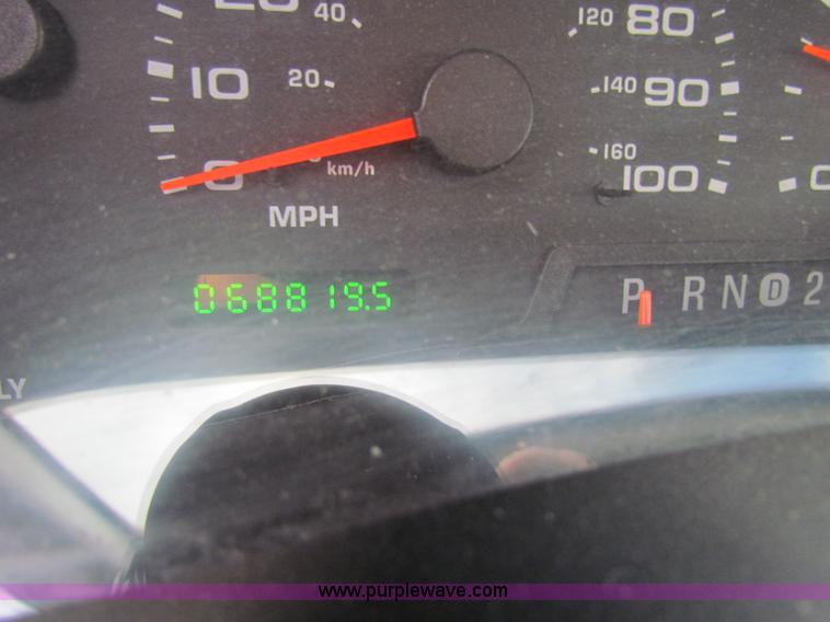 image for item A2794 2002 Ford F550 Super Duty crew cab pickup truck