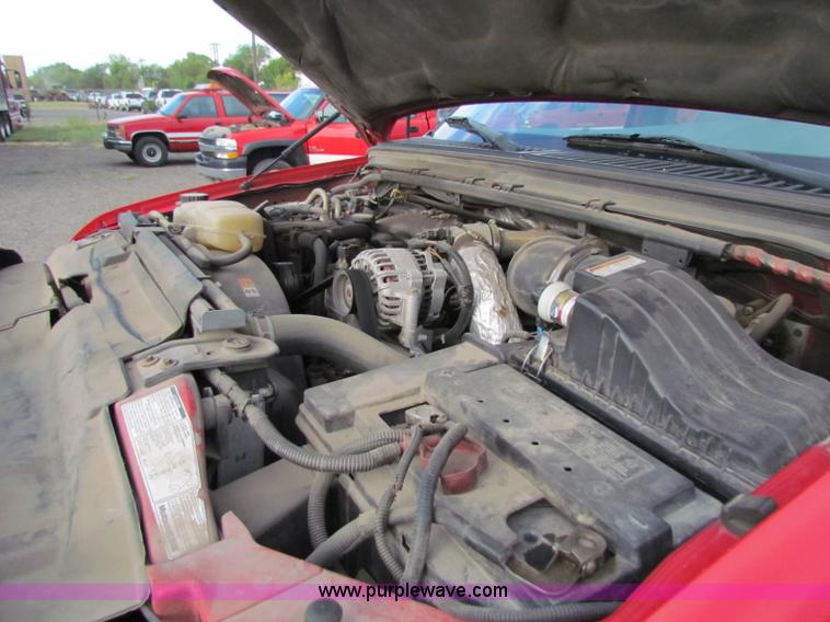 image for item A2794 2002 Ford F550 Super Duty crew cab pickup truck