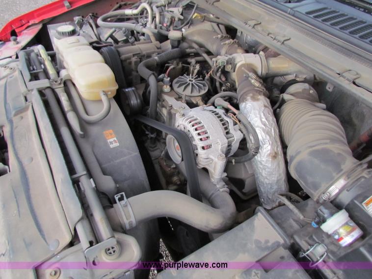 image for item A2794 2002 Ford F550 Super Duty crew cab pickup truck