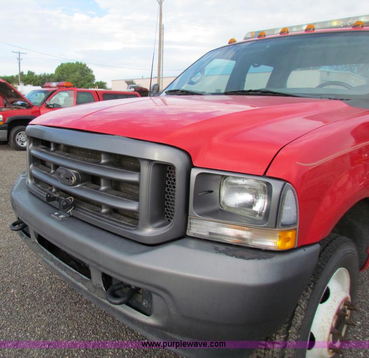 image for item A2794 2002 Ford F550 Super Duty crew cab pickup truck