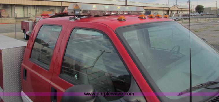 image for item A2794 2002 Ford F550 Super Duty crew cab pickup truck