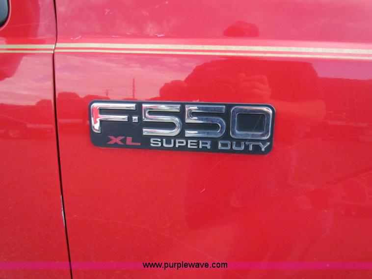 image for item A2794 2002 Ford F550 Super Duty crew cab pickup truck