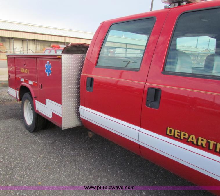 image for item A2794 2002 Ford F550 Super Duty crew cab pickup truck