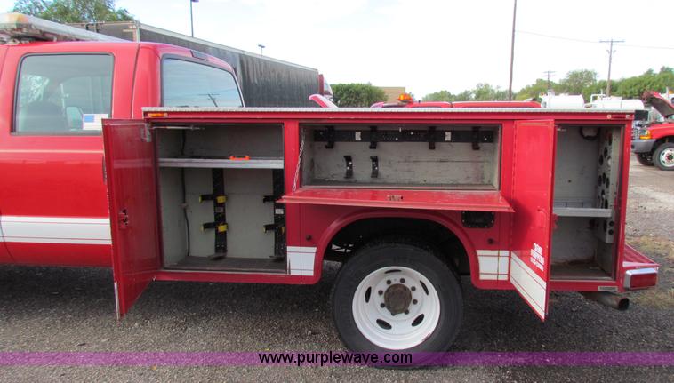 image for item A2794 2002 Ford F550 Super Duty crew cab pickup truck