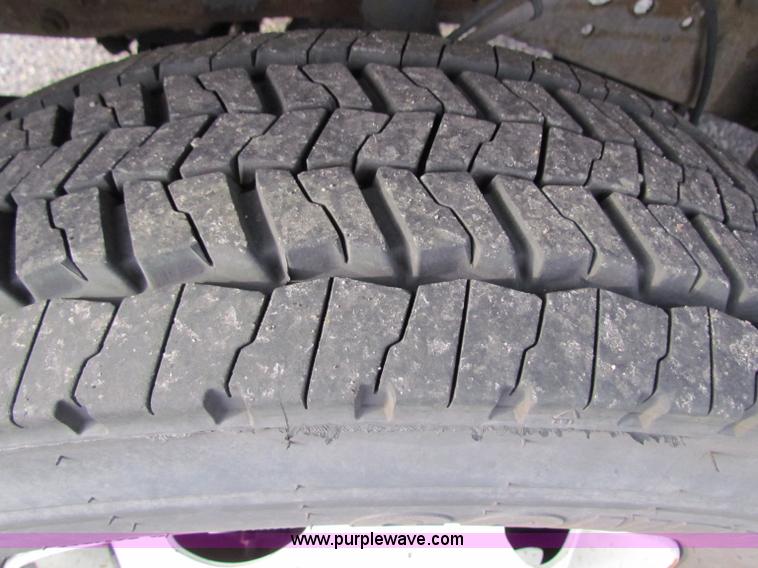 image for item A2794 2002 Ford F550 Super Duty crew cab pickup truck