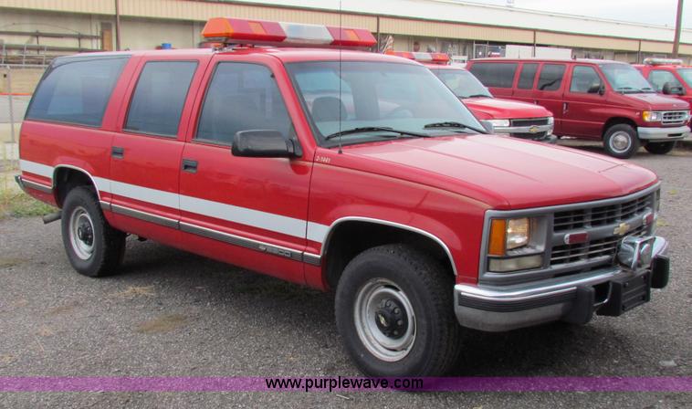 image for item A3534 1999 Chevrolet C2500 suburban