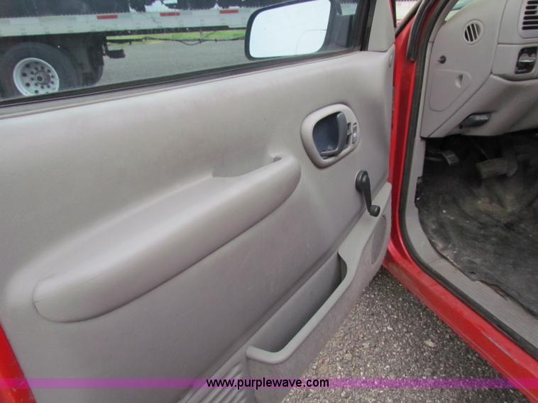 image for item A3534 1999 Chevrolet C2500 suburban