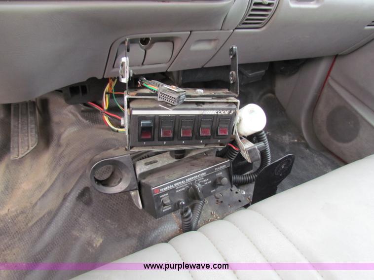 image for item A3534 1999 Chevrolet C2500 suburban