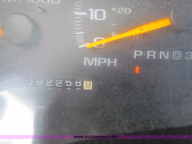 image for item A3534 1999 Chevrolet C2500 suburban