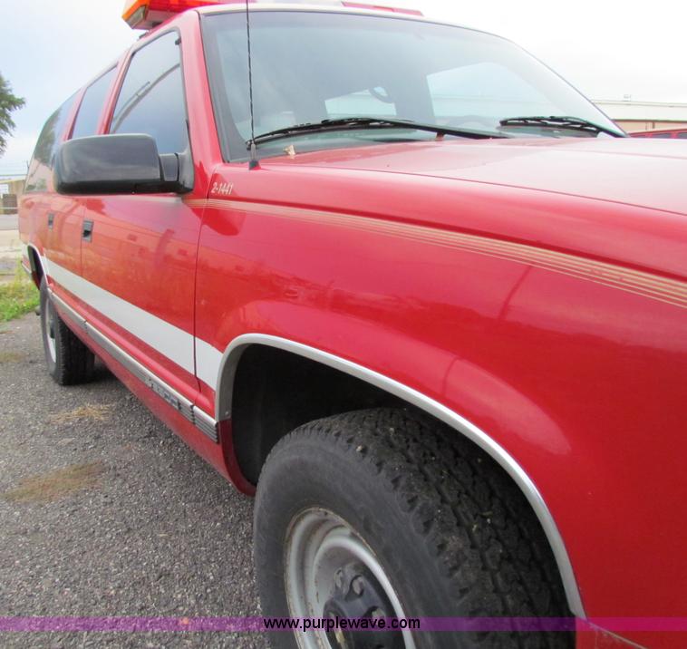 image for item A3534 1999 Chevrolet C2500 suburban