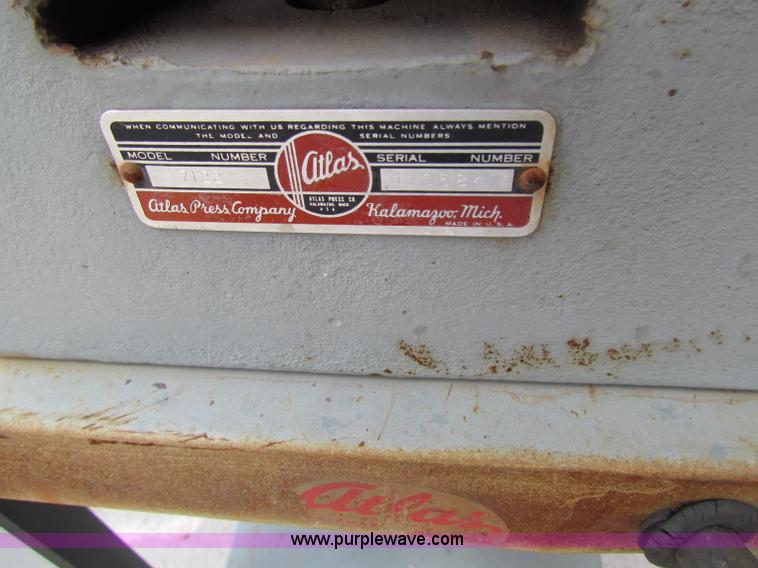 image for item D9033 Assorted shop equipment