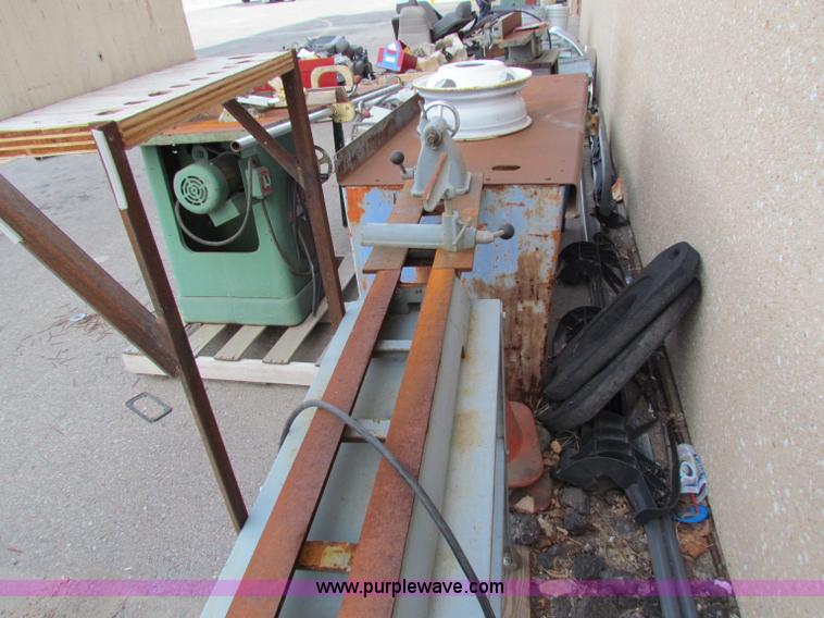 image for item D9033 Assorted shop equipment