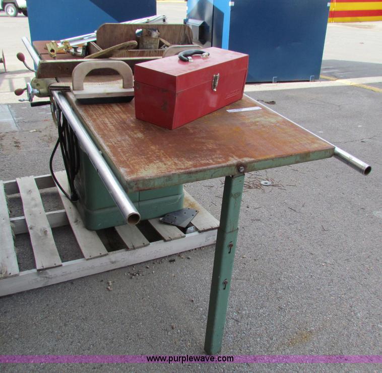 image for item D9033 Assorted shop equipment