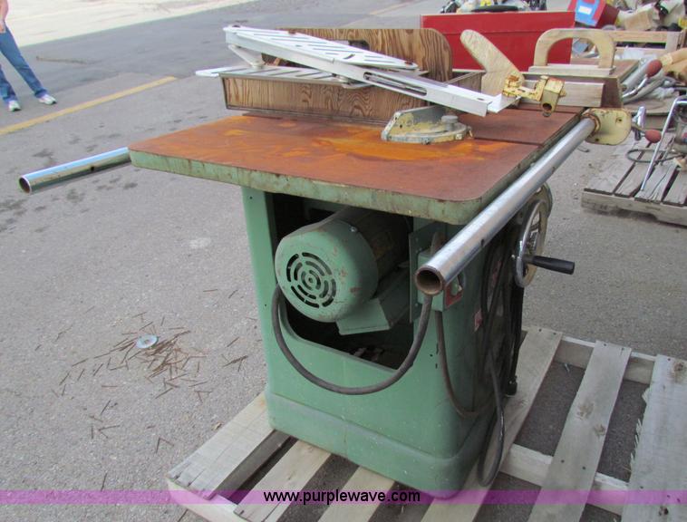 image for item D9033 Assorted shop equipment