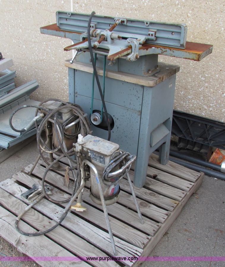 image for item D9033 Assorted shop equipment