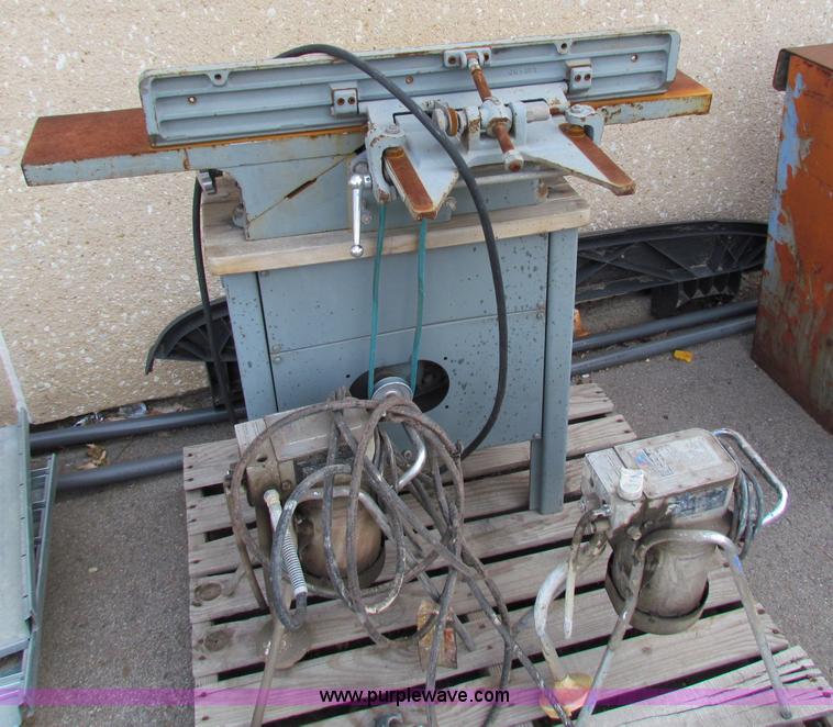 image for item D9033 Assorted shop equipment