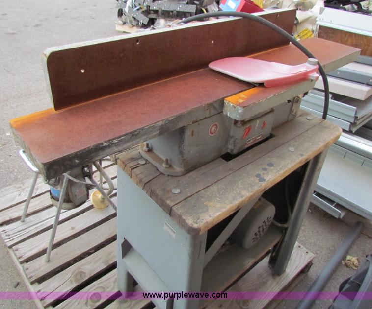 image for item D9033 Assorted shop equipment