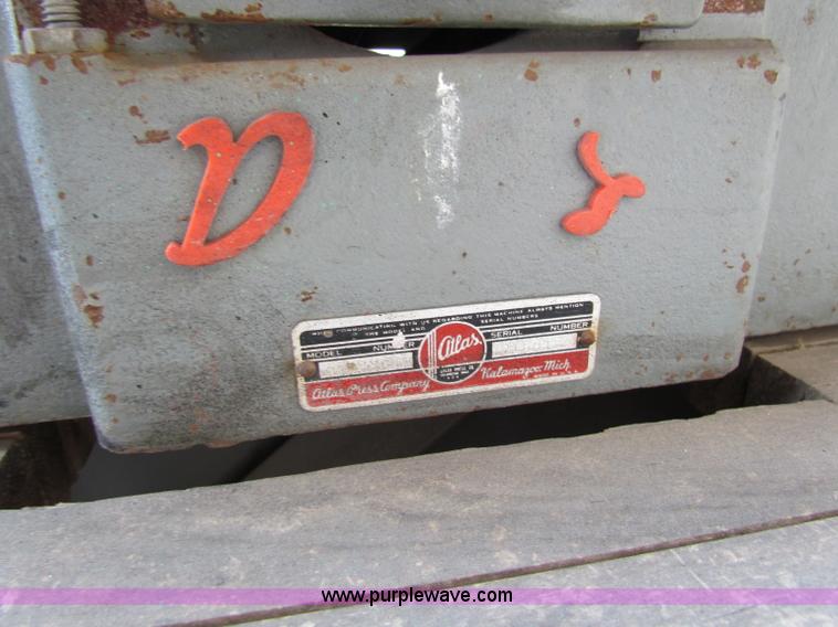 image for item D9033 Assorted shop equipment