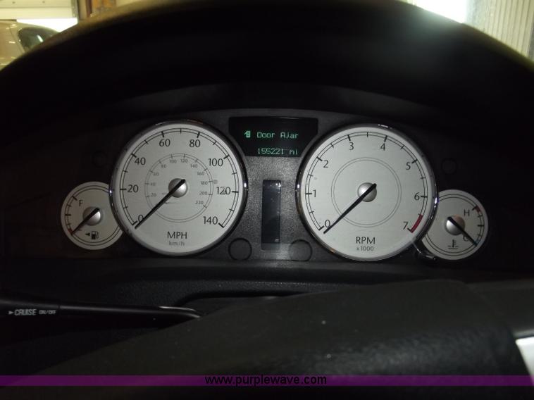 image for item A2272 2005 Chrysler 300