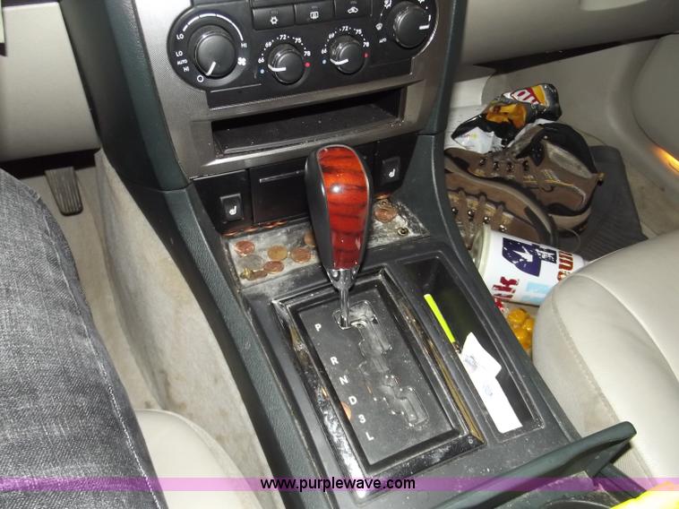 image for item A2272 2005 Chrysler 300