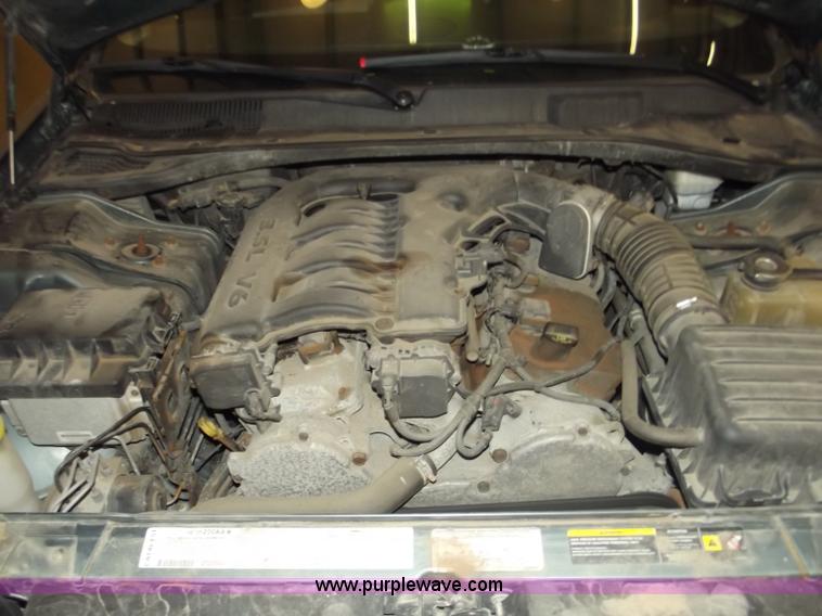 image for item A2272 2005 Chrysler 300