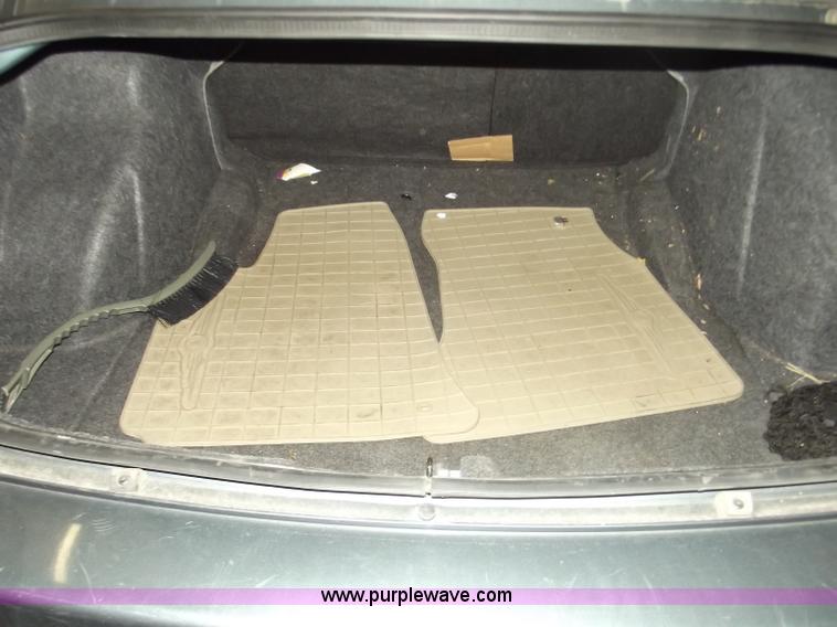 image for item A2272 2005 Chrysler 300