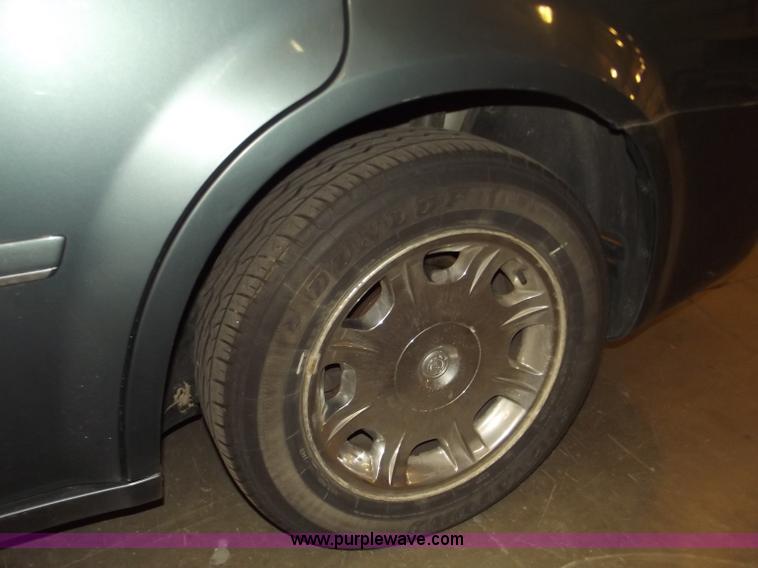 image for item A2272 2005 Chrysler 300