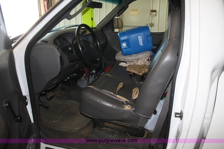 image for item A2273 2003 Ford F150 pickup truck