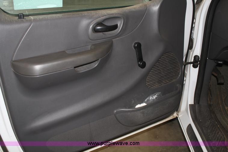 image for item A2273 2003 Ford F150 pickup truck