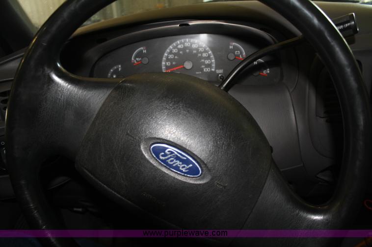 image for item A2273 2003 Ford F150 pickup truck