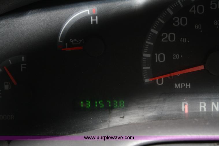 image for item A2273 2003 Ford F150 pickup truck