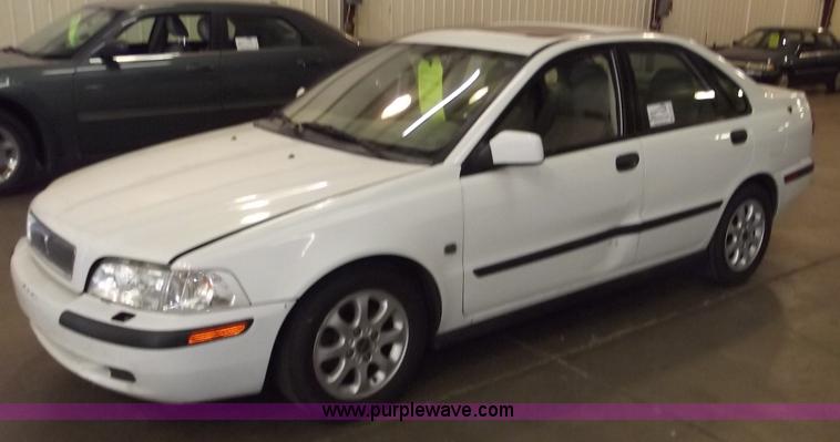 image for item A2275 2002 Volvo S40