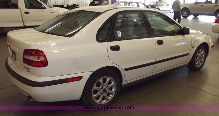 image for item A2275 2002 Volvo S40