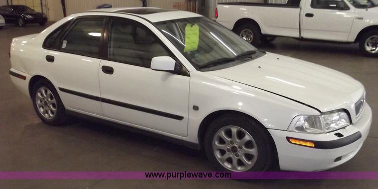 image for item A2275 2002 Volvo S40