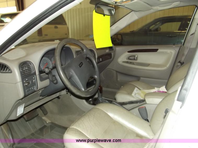 image for item A2275 2002 Volvo S40