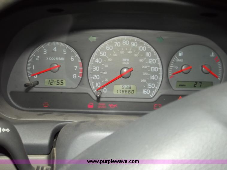 image for item A2275 2002 Volvo S40