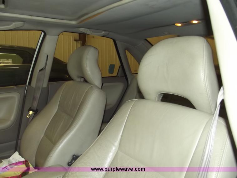 image for item A2275 2002 Volvo S40