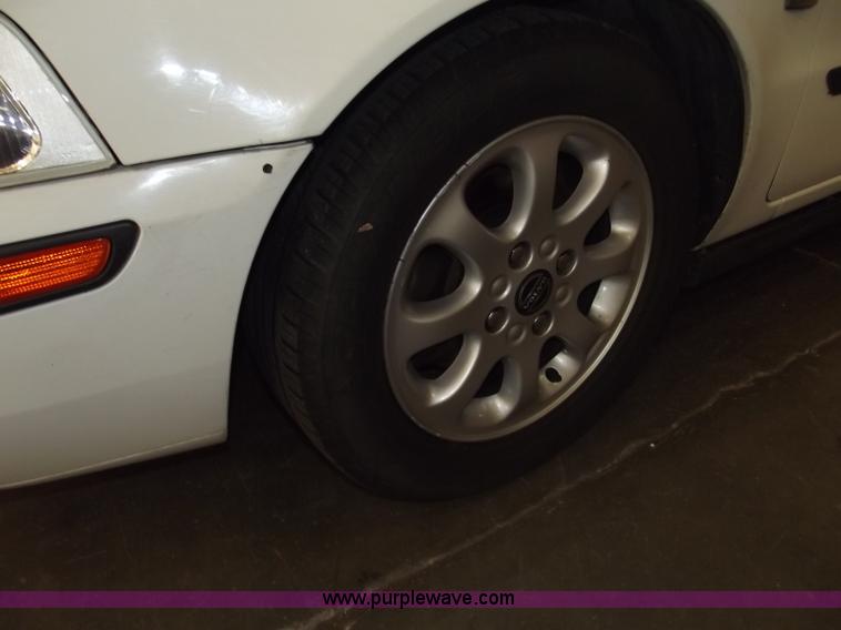 image for item A2275 2002 Volvo S40