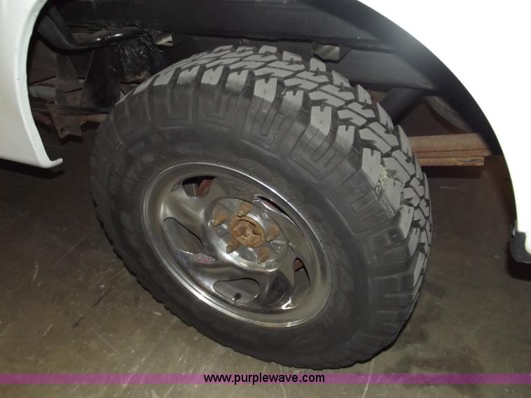 image for item A2276 1997 Ford F150 pickup truck