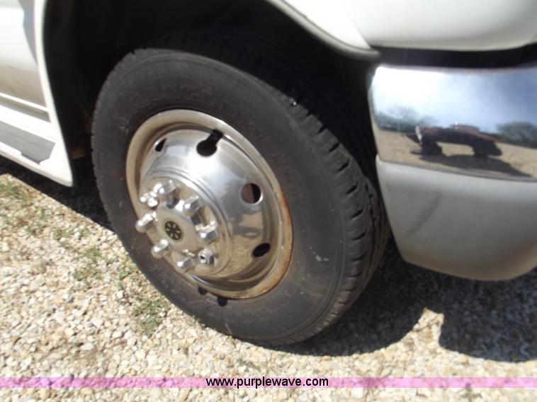 image for item A2280 1997 Ford E350 Shasta motor home