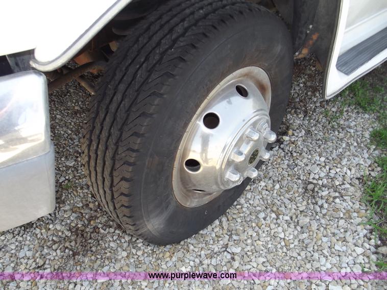 image for item A2280 1997 Ford E350 Shasta motor home